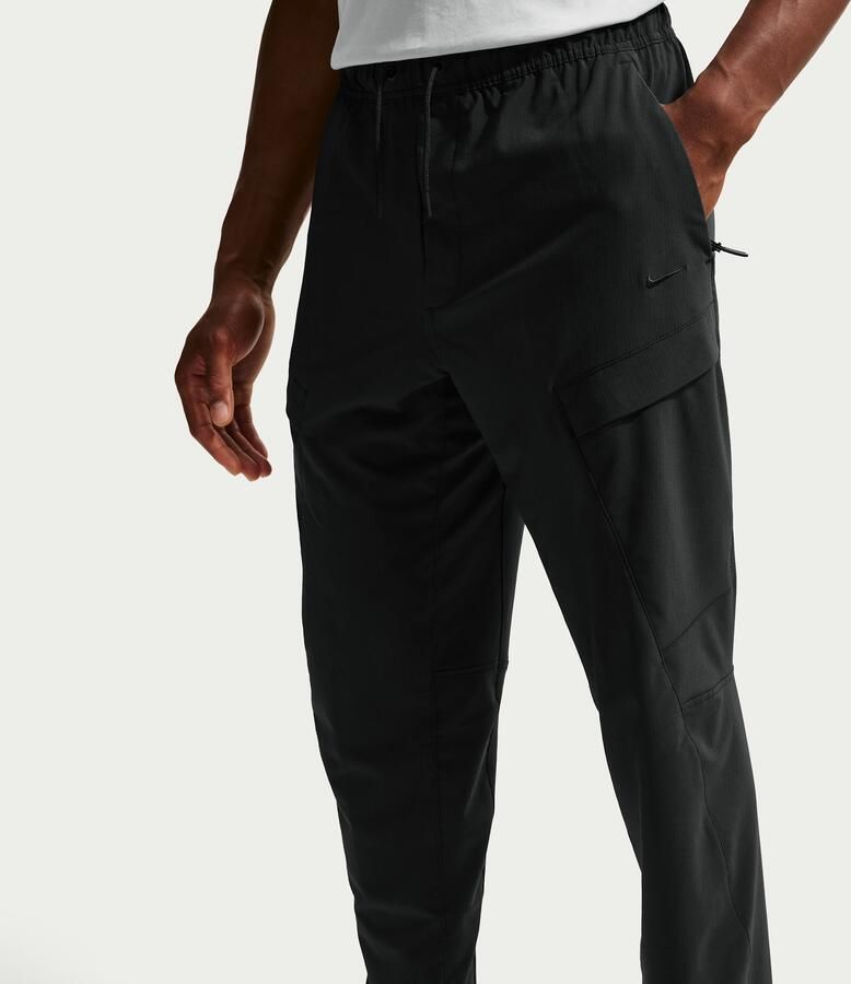 Nike Unlimited Dri-FIT veelzijdige cargobroek voor heren Zwart