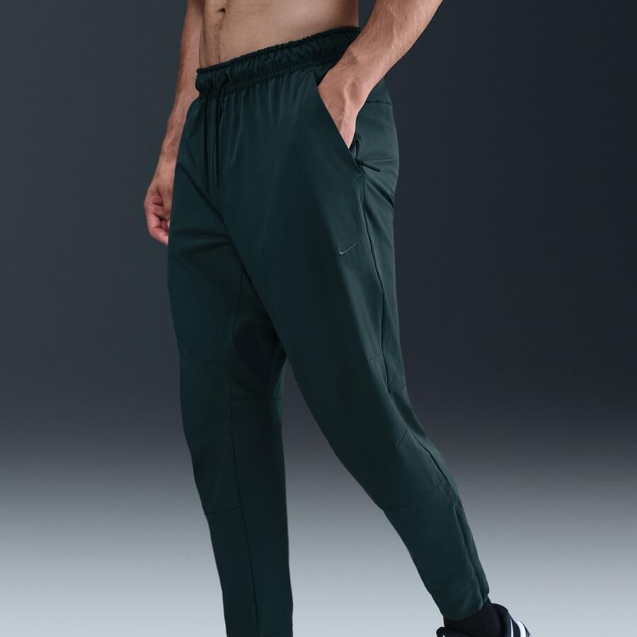 Nike Unlimited Dri-FIT veelzijdige herenbroek met ritsboord Groen - Foto 2