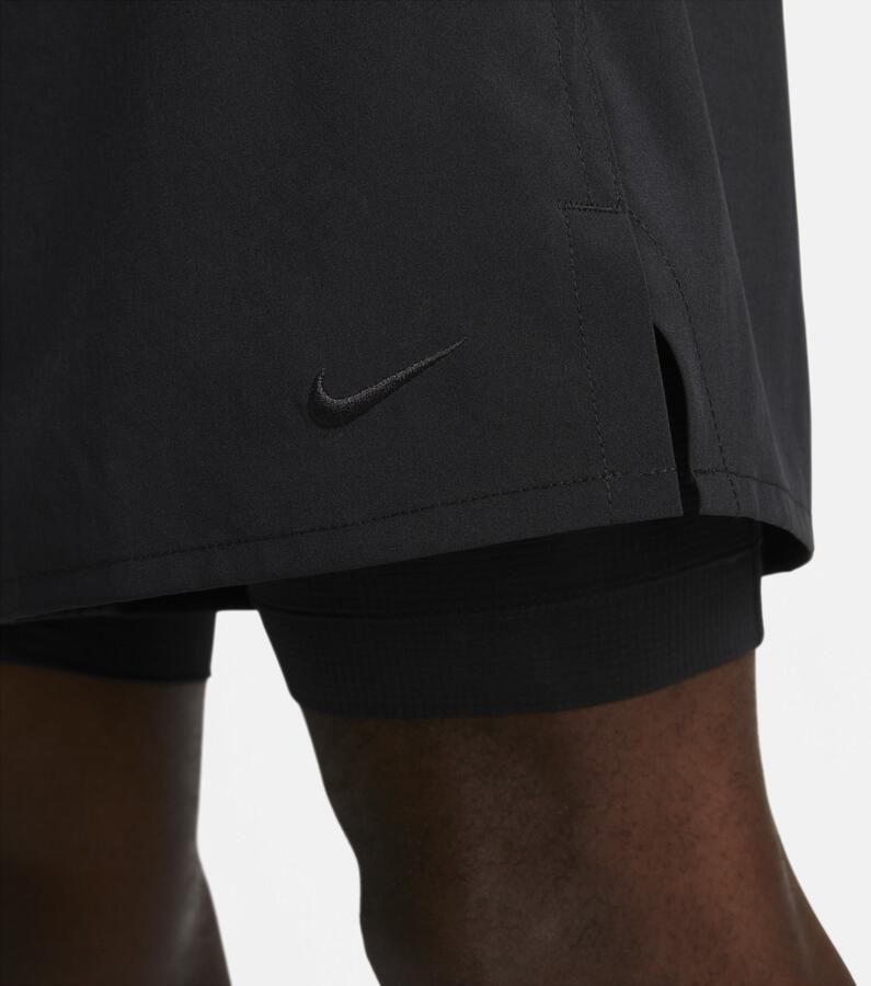 Nike Unlimited multifunctionele 2-in-1 herenshorts met Dri-FIT (18 cm) Zwart - Foto 2