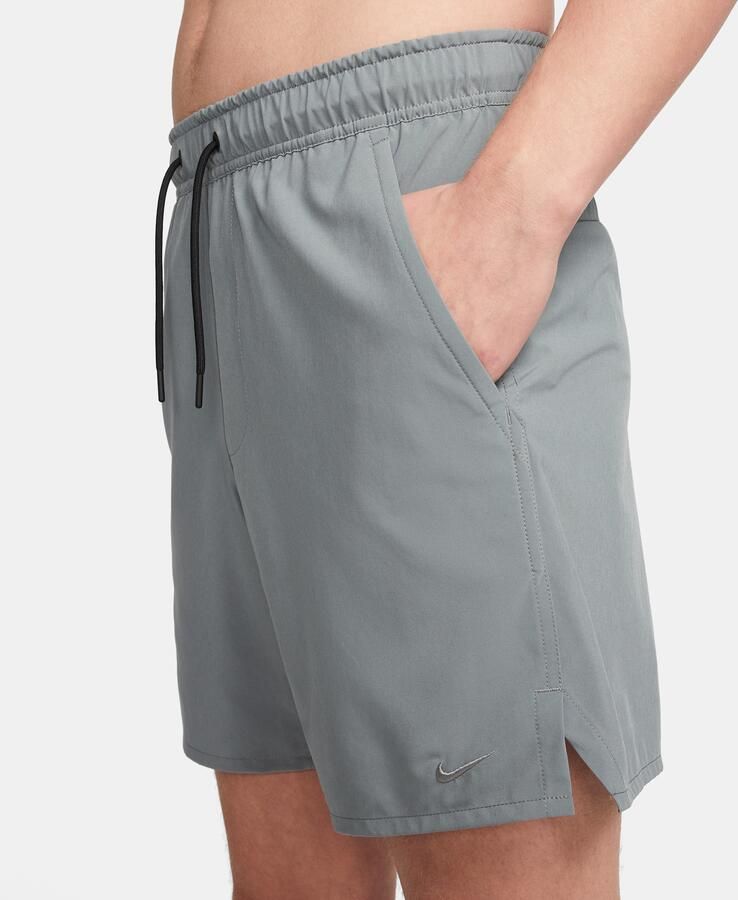 Nike Unlimited multifunctionele niet-gevoerde herenshorts met Dri-FIT (18 cm) Grijs - Foto 6