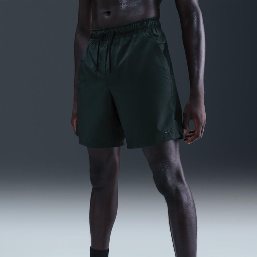 Nike Unlimited multifunctionele niet-gevoerde herenshorts met Dri-FIT (18 cm) Groen