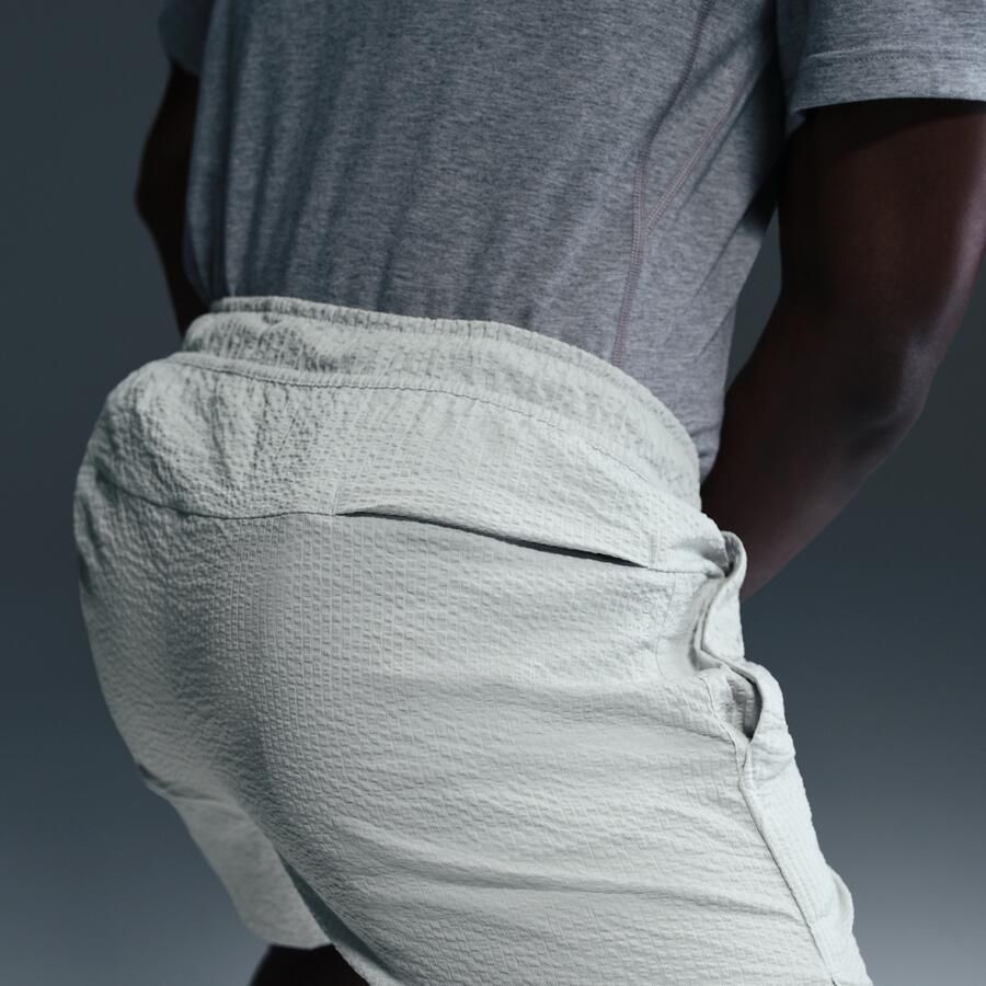 Nike Unlimited multifunctionele niet-gevoerde herenshorts van seersucker met Dri-FIT (13 cm) Grijs - Foto 2
