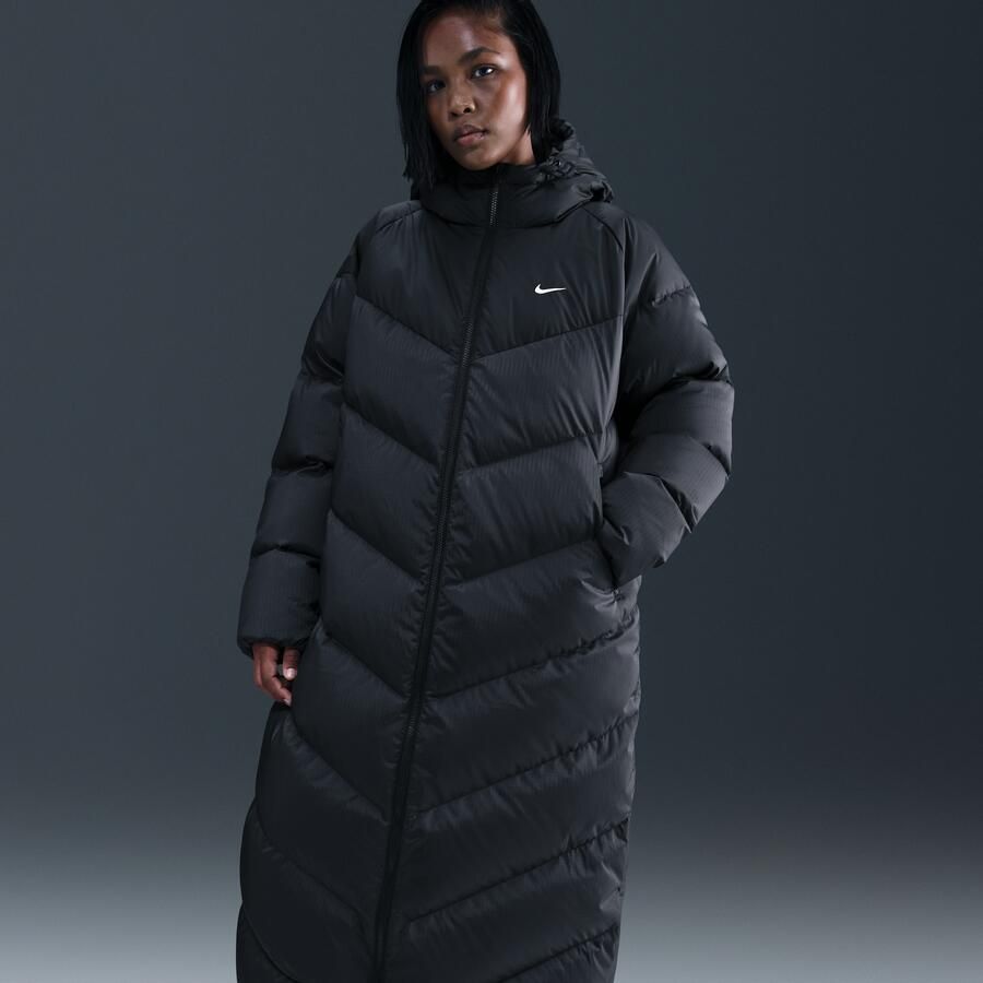 Nike Windpuffer Storm-FIT ruimvallende parka van dons met capuchon voor dames Zwart