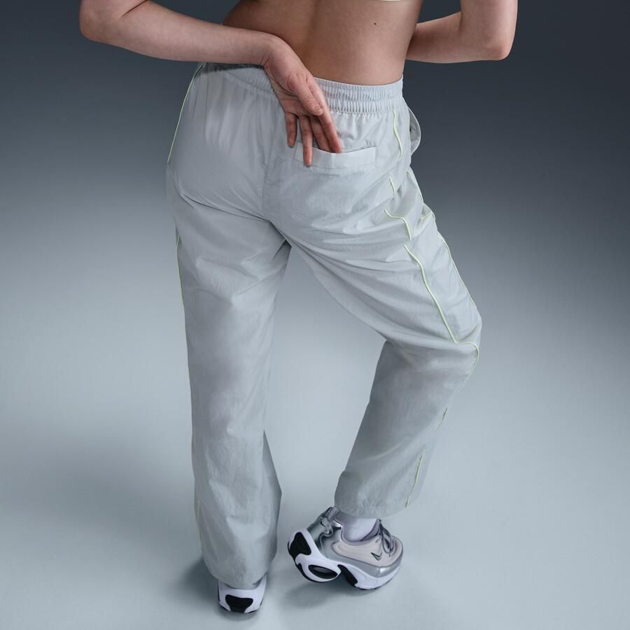Nike Windrunner geweven damesbroek met hoge taille en open zomen Grijs - Foto 2