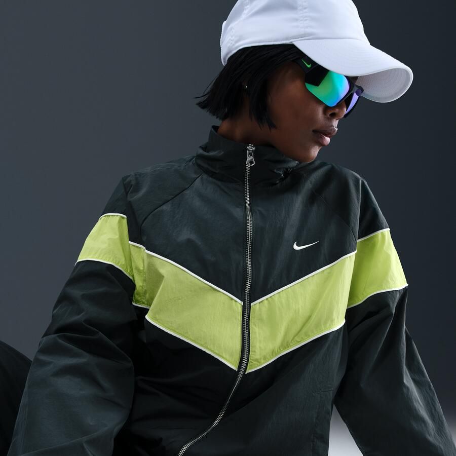 Nike Windrunner ruimvallend geweven damesjack met uv-bescherming en rits over de hele lengte Groen - Foto 2