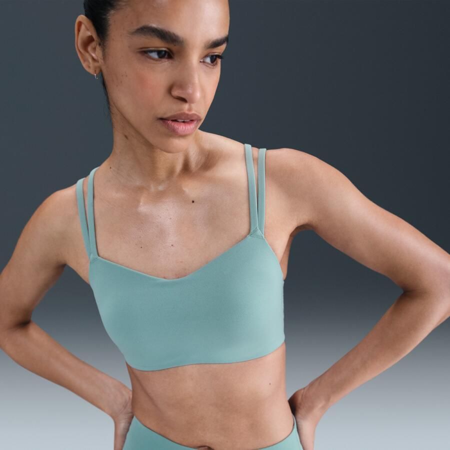 Nike Zenvy Strappy sport-bh met vulling en lichte ondersteuning Groen