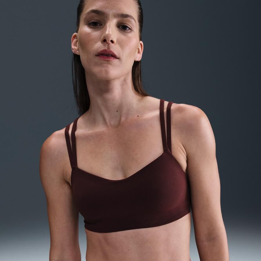 Nike Zenvy Strappy sport-bh met vulling en lichte ondersteuning Rood