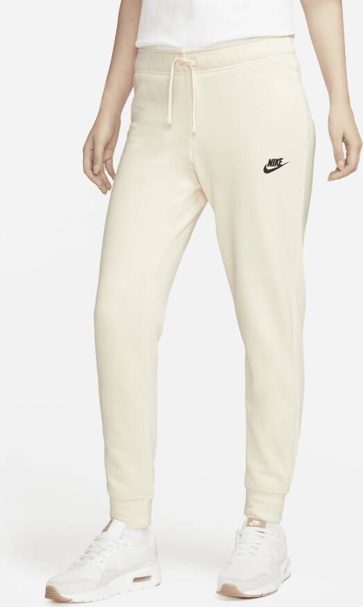 Nike Sportswear Club Fleece Aansluitende joggingbroek met halfhoge taille voor dames Wit