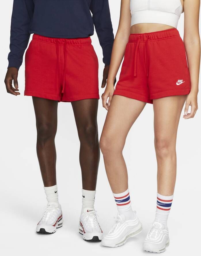 Nike Sportswear Club Fleece Damesshorts met halfhoge taille Rood