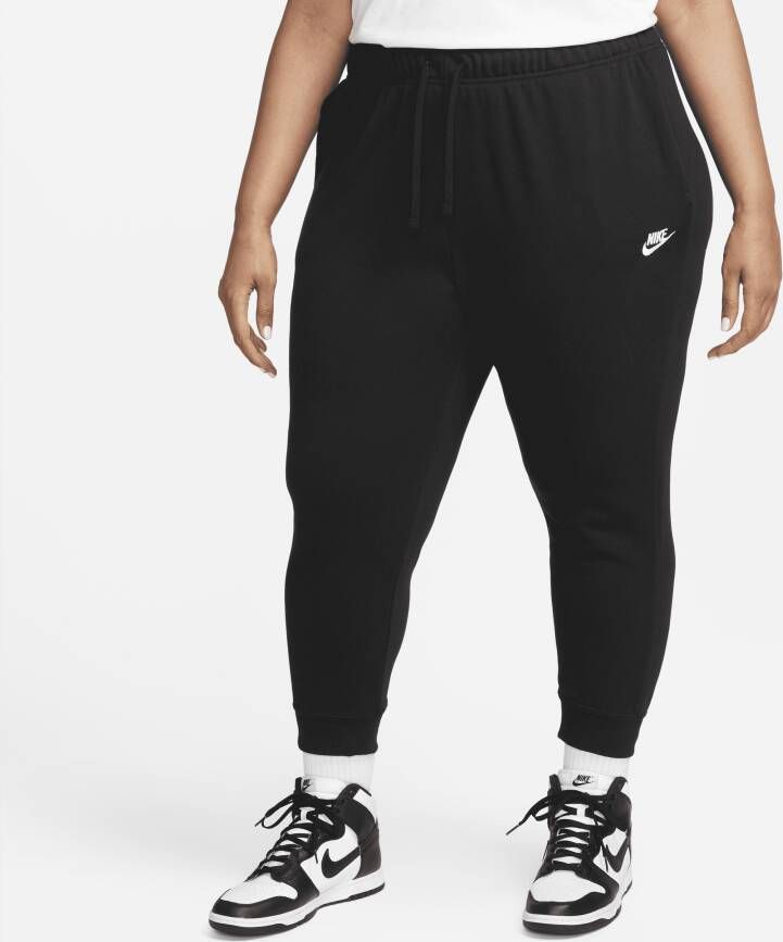 Nike Sportswear Club Fleece Joggingbroek met halfhoge taille voor dames (Plus Size) Zwart