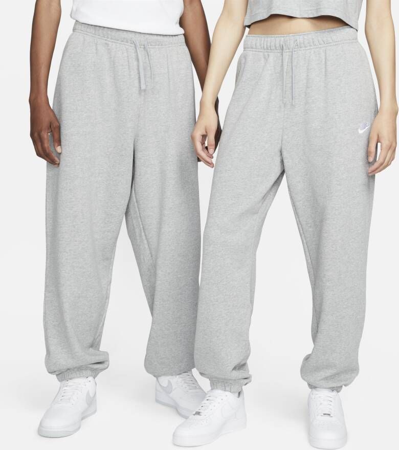Nike Sportswear Club Fleece Oversized joggingbroek met halfhoge taille voor dames Grijs