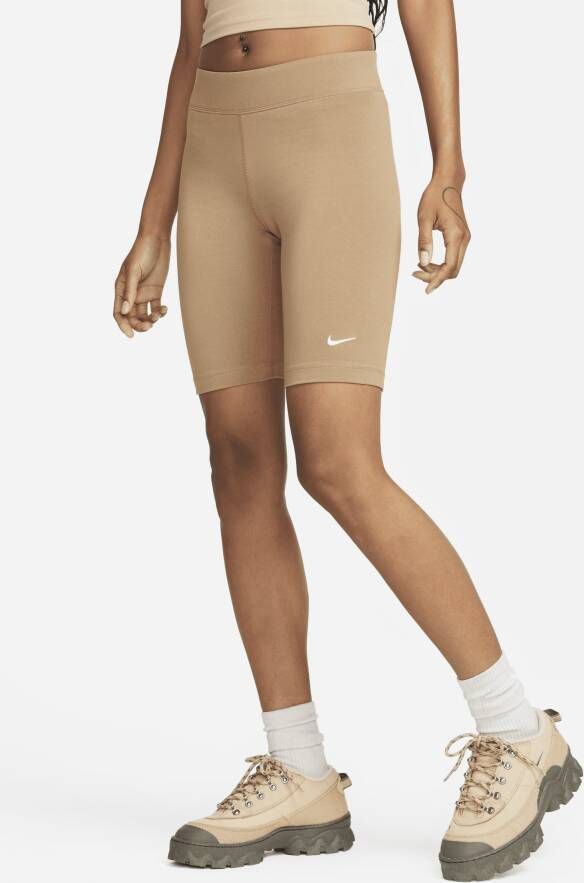 Nike Sportswear Essential bikeshorts met halfhoge taille voor dames (26 cm) Bruin