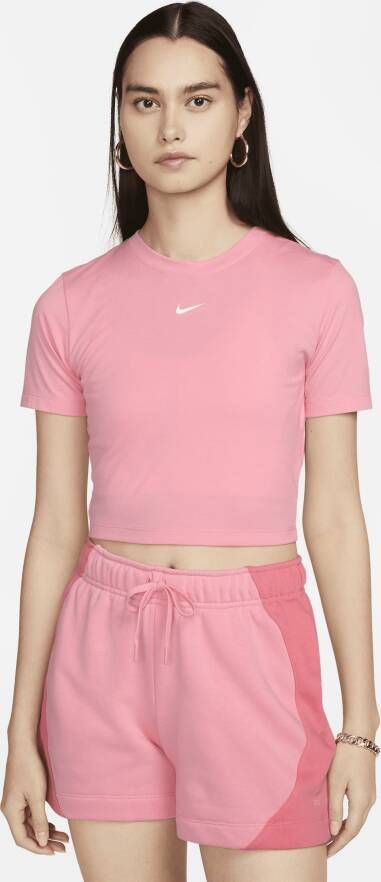 Nike Sportswear Essential Kort T-shirt met aansluitende pasvorm voor dames Roze
