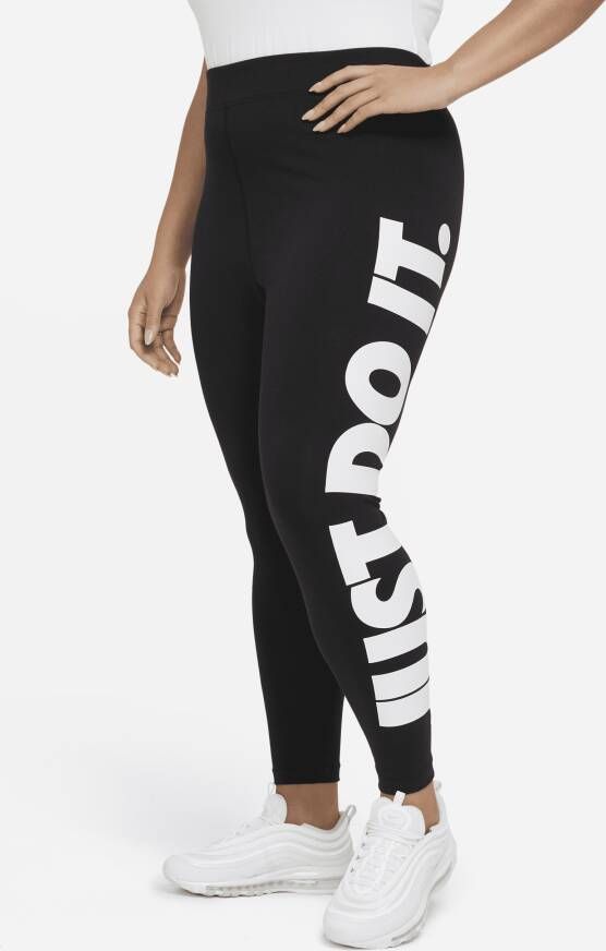 Nike Sportswear Essential Legging met graphic en hoge taille voor dames (Plus Size) Zwart