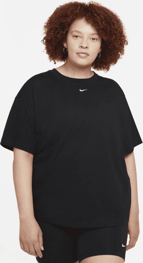 Nike Sportswear Essential Oversized damestop met korte mouwen (Plus Size) Zwart