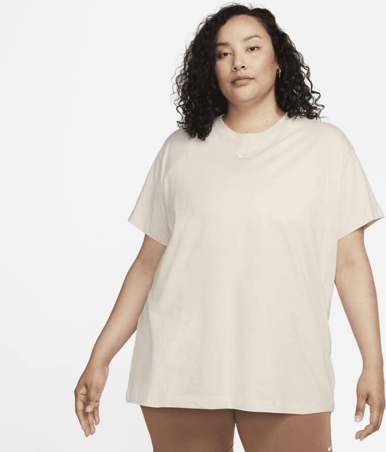 Nike Sportswear Essential T-shirt voor dames (Plus Size) Bruin