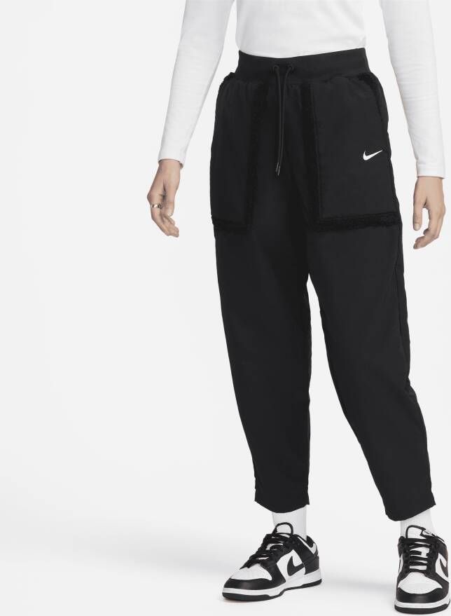 Nike Sportswear Essential Voorgevormde geweven damesbroek met hoge taille Zwart