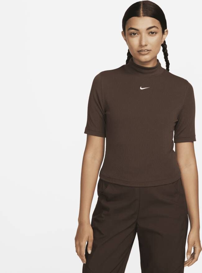 Nike Sportswear Essentials geribde damestop met hoge kraag en korte mouwen Bruin