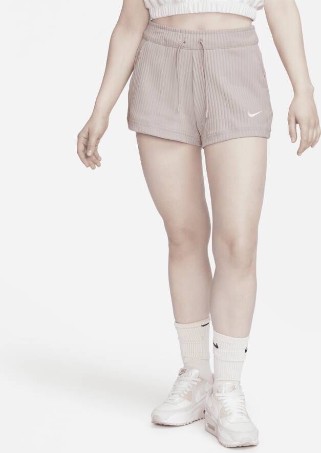 Nike Sportswear Geribde jersey damesshorts met hoge taille Bruin