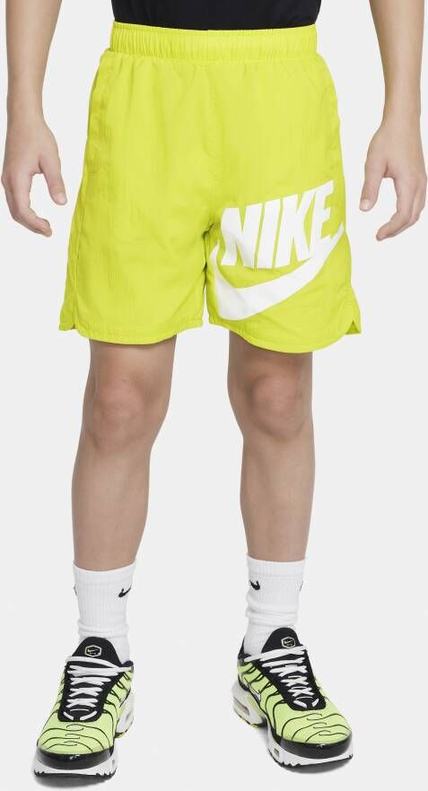 Nike Sportswear Geweven jongensshorts Groen