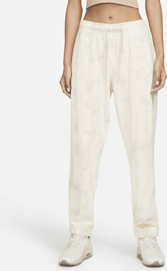 Nike Sportswear Joggingbroek met halfhoge taille en wolkenprint voor dames Bruin