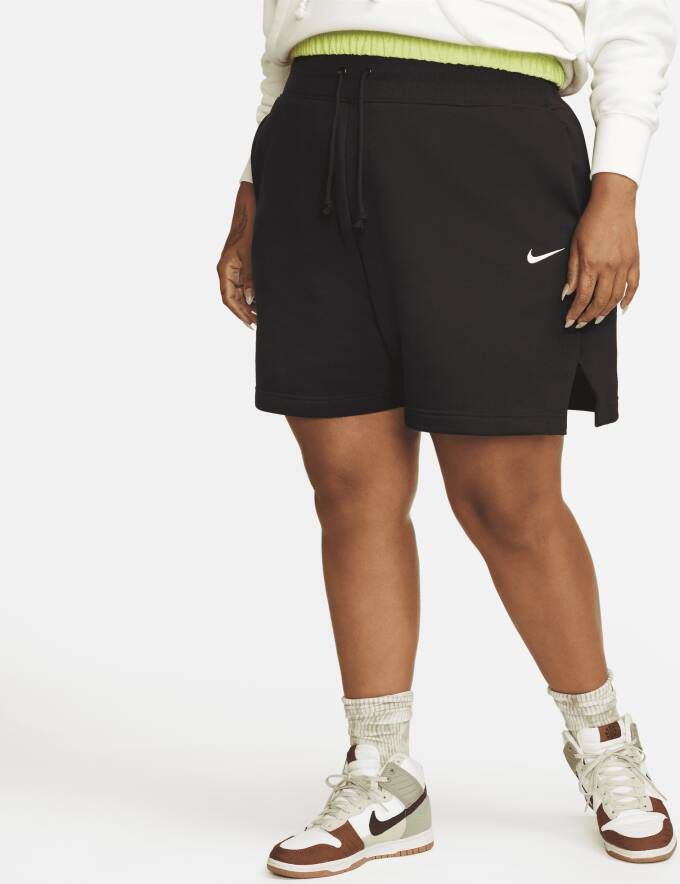 Nike Sportswear Phoenix Fleece Damesshorts met hoge taille en ruimvallende pasvorm (Plus Size) Zwart