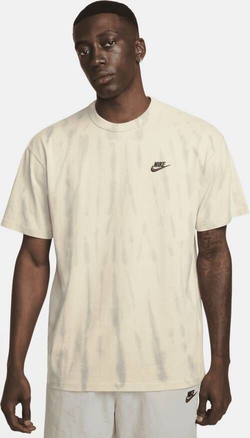 Nike Sportswear Premium Essentials T-shirt met tie-dye-print voor heren Bruin