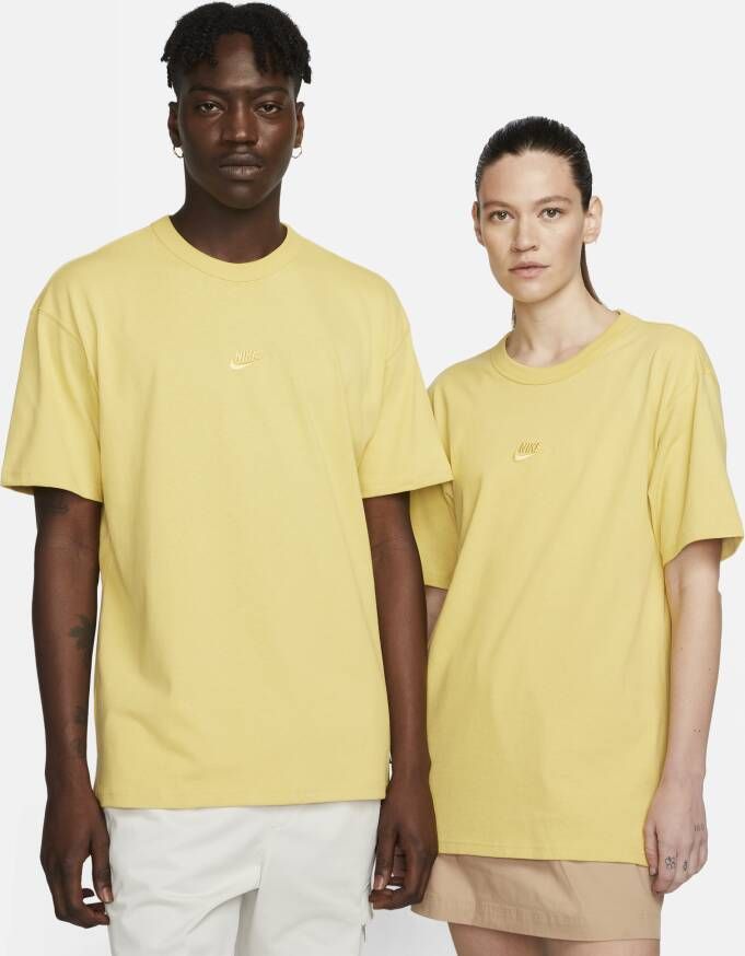 Nike Sportswear Premium Essentials T-shirt voor heren Geel