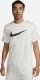 Nike Sportswear Repeat T-shirt T-shirts Kleding summit white summit white black maat: L beschikbare maaten:L XL - Thumbnail 1