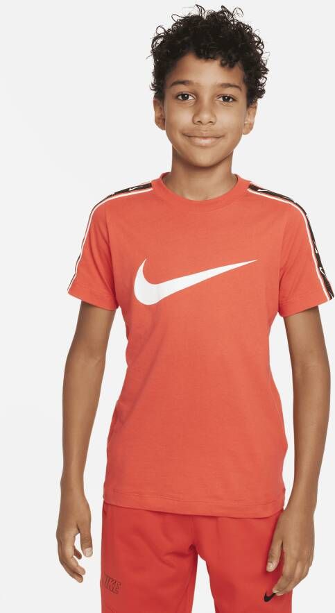 Nike Sportswear Repeat T-shirt voor jongens Rood