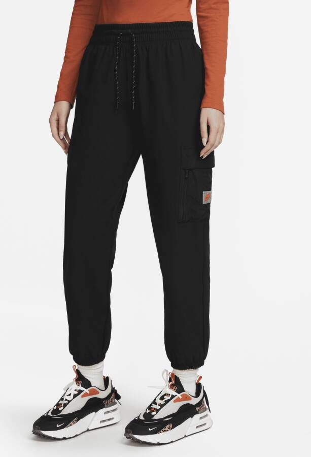 Nike Sportswear Sports Utility Geweven cargobroek voor dames Zwart