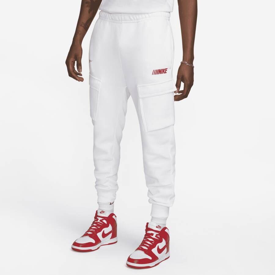Nike Sportswear Standard Issue Cargobroek van fleece voor heren Wit
