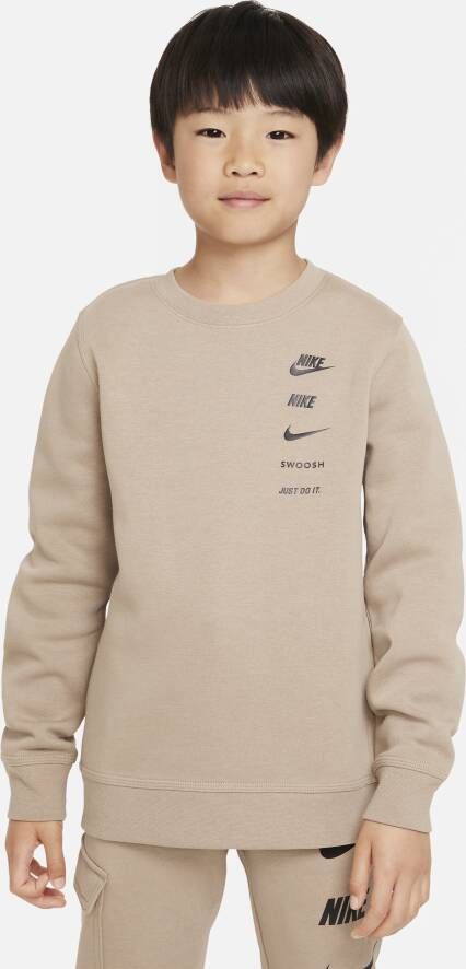 Nike Sportswear Standard Issue fleece sweatshirt met ronde hals voor jongens Bruin