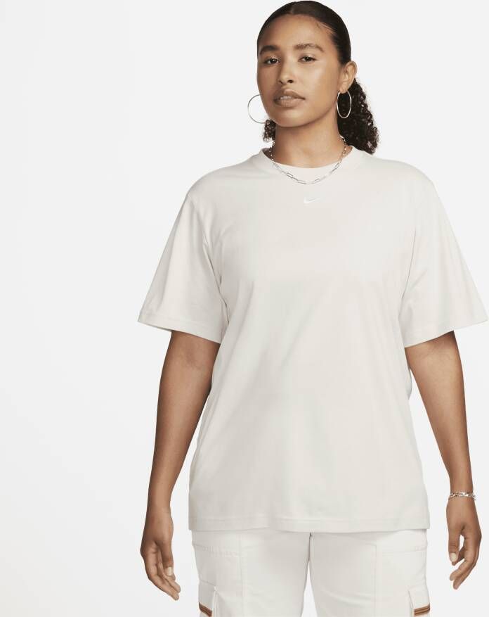 Nike Sportswear Essential T-shirt voor dames Bruin