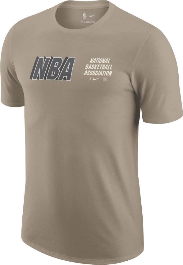 Nike Team 31 Courtside Max 90 NBA T-shirt voor heren Bruin