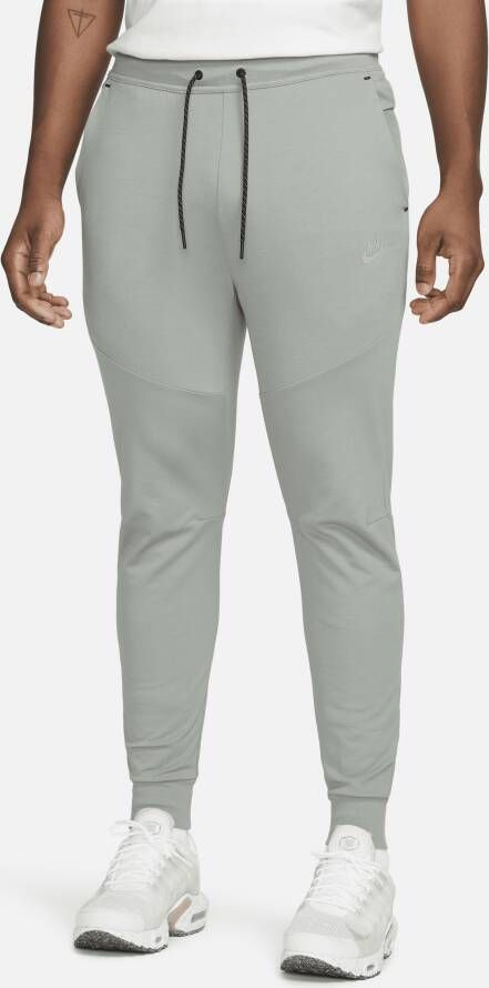 Nike Sportswear Tech Fleece Lightweight joggingbroek met aansluitende pasvorm voor heren Grijs
