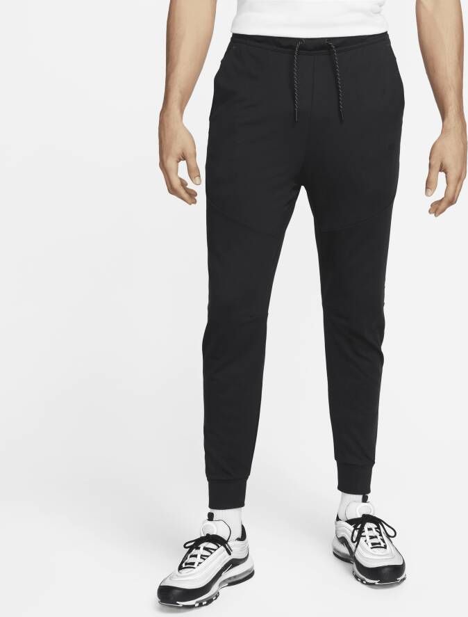 Nike Sportswear Tech Fleece Lightweight joggingbroek met aansluitende pasvorm voor heren Zwart