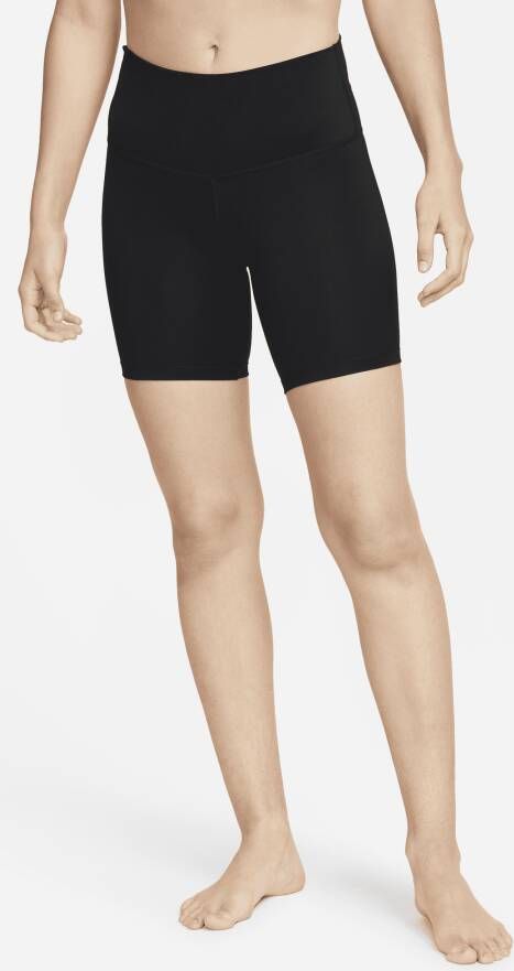 Nike Yoga Shorts (18 cm) met hoge taille voor dames Zwart
