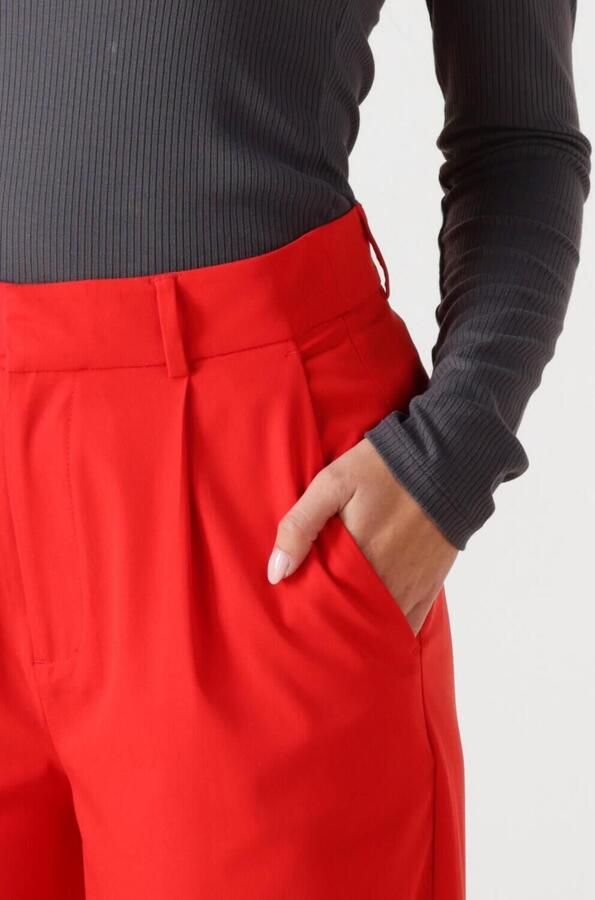 Alix The Label Rode Plooibroek voor Stijlvolle Vrouwen Red Dames - Foto 2