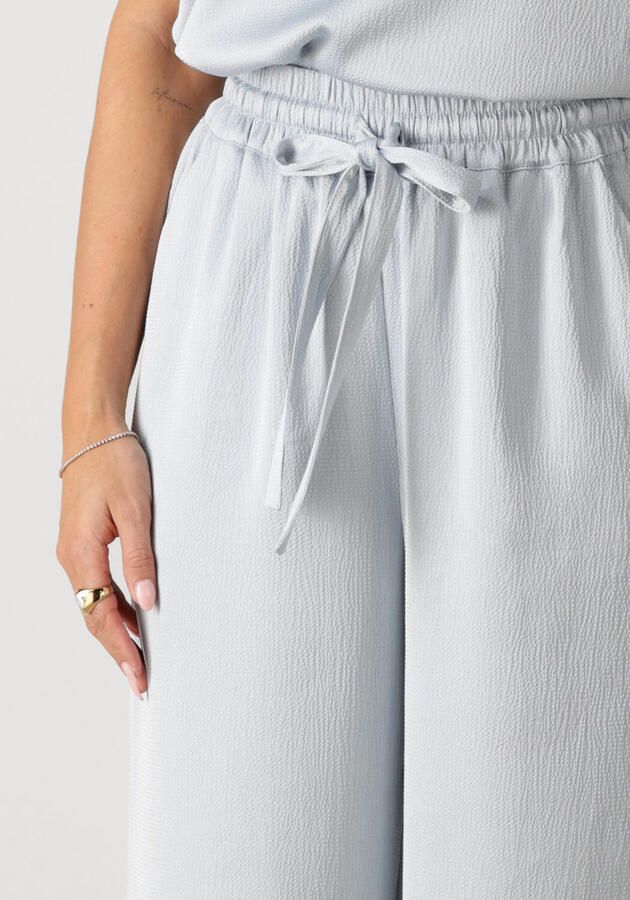AMAYA Amsterdam satijnen high waist broek lichtblauw - Foto 3