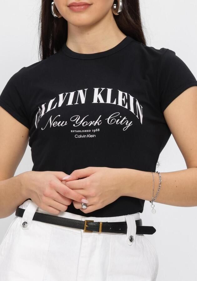 CALVIN KLEIN Dames Tops & T-shirts Ss Graphic Logo Baby Tee Zwart - Foto 4