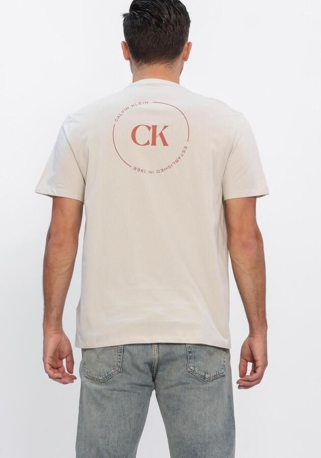 CALVIN KLEIN Heren Polo's & T-shirts 30s Eu Wholesale Jeans Graphics Zand - Foto 2