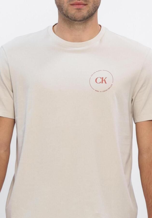 CALVIN KLEIN Heren Polo's & T-shirts 30s Eu Wholesale Jeans Graphics Zand - Foto 3