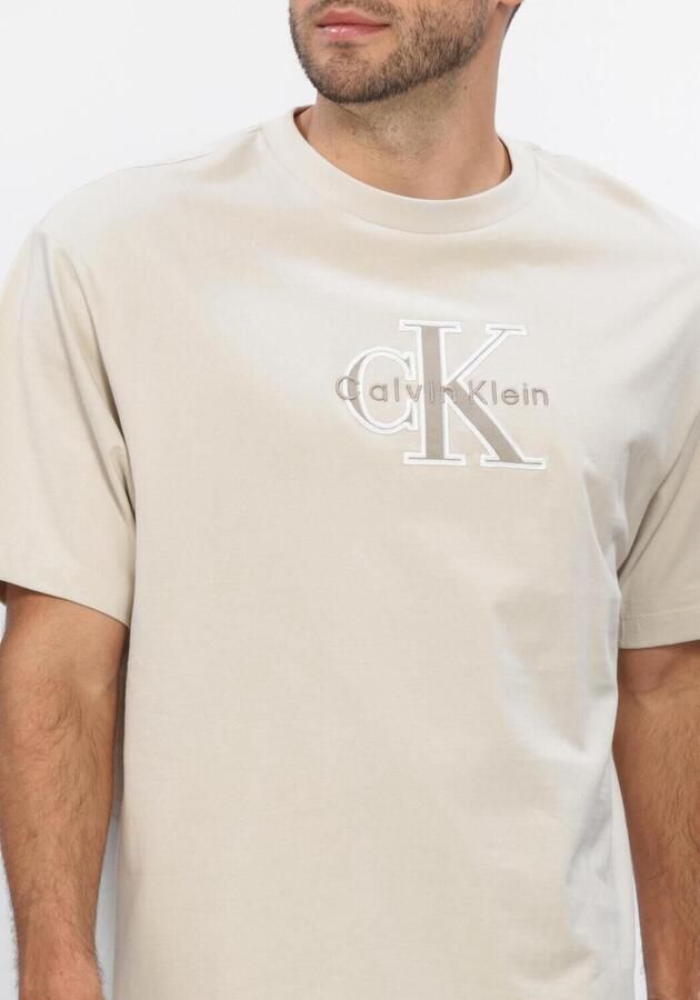 CALVIN KLEIN Heren Polo's & T-shirts Ss 16s Elevated Monologo Tee Zand - Foto 4