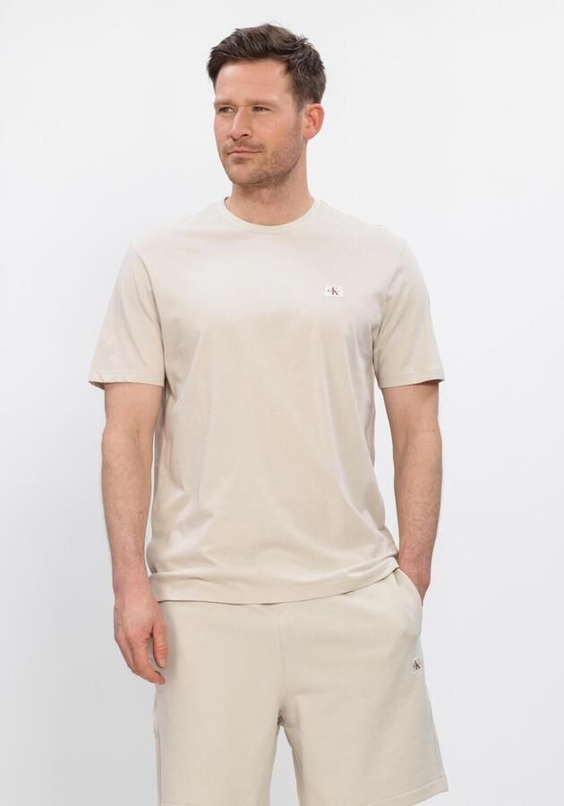 CALVIN KLEIN Heren Polo's & T-shirts Ss Badge 30s Jersey Classic Tee Beige
