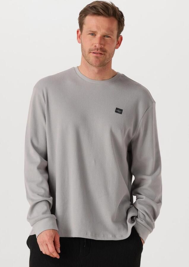 CALVIN KLEIN Heren Truien & Vesten Ls Waffle Badge Crewnk Tee Grijs - Foto 4