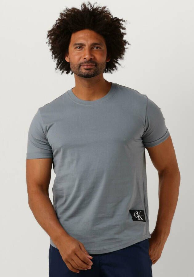 Calvin Klein T-shirt BADGE TURN UP SLEEVE met een ronde hals