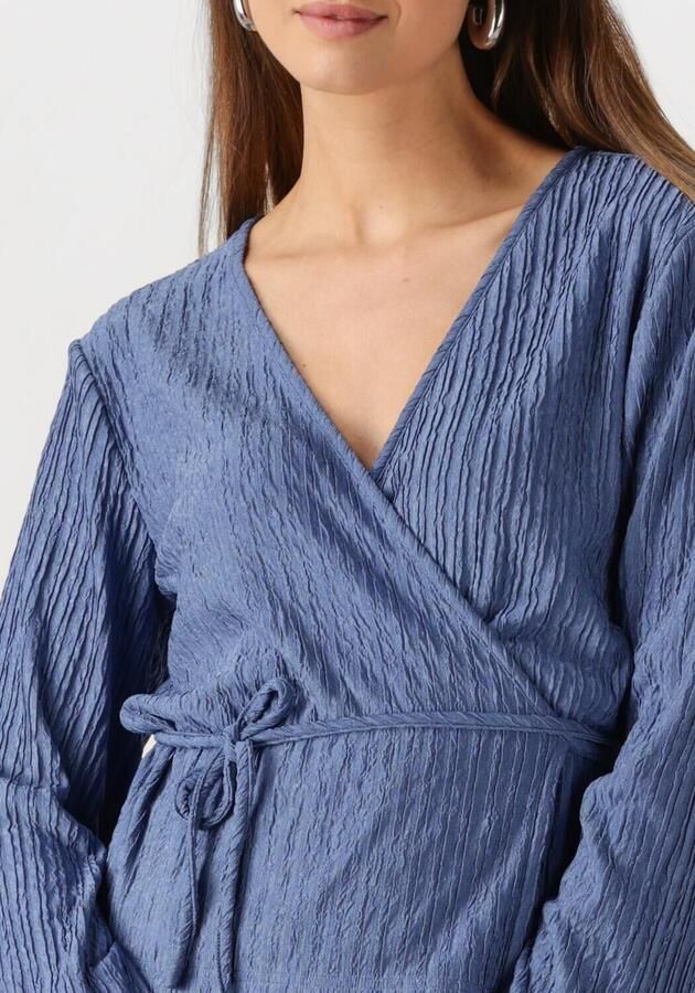COLOURFUL REBEL Dames Tops & T-shirts Winona Structure Wrap Top Blauw