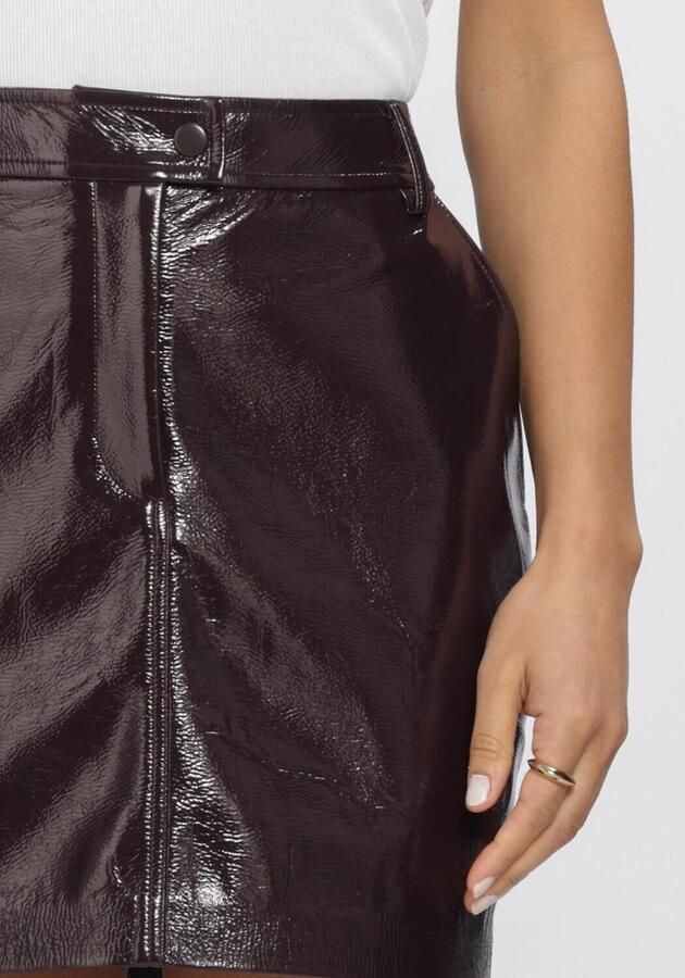 DANTE6 Dames Rokken Evon Faux Crackle Leather Mini Skirt Bordeaux - Foto 4