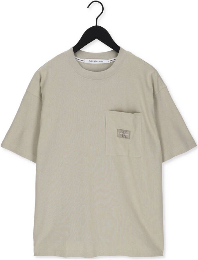 CALVIN KLEIN Heren Polo's & T-shirts Shrunken Badge Pocket Tee Beige